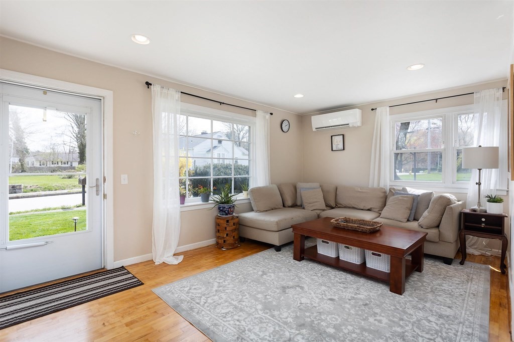 4 Robin Road Westborough, MA 01581 - Photo 4 of 26 Gallery Image 4