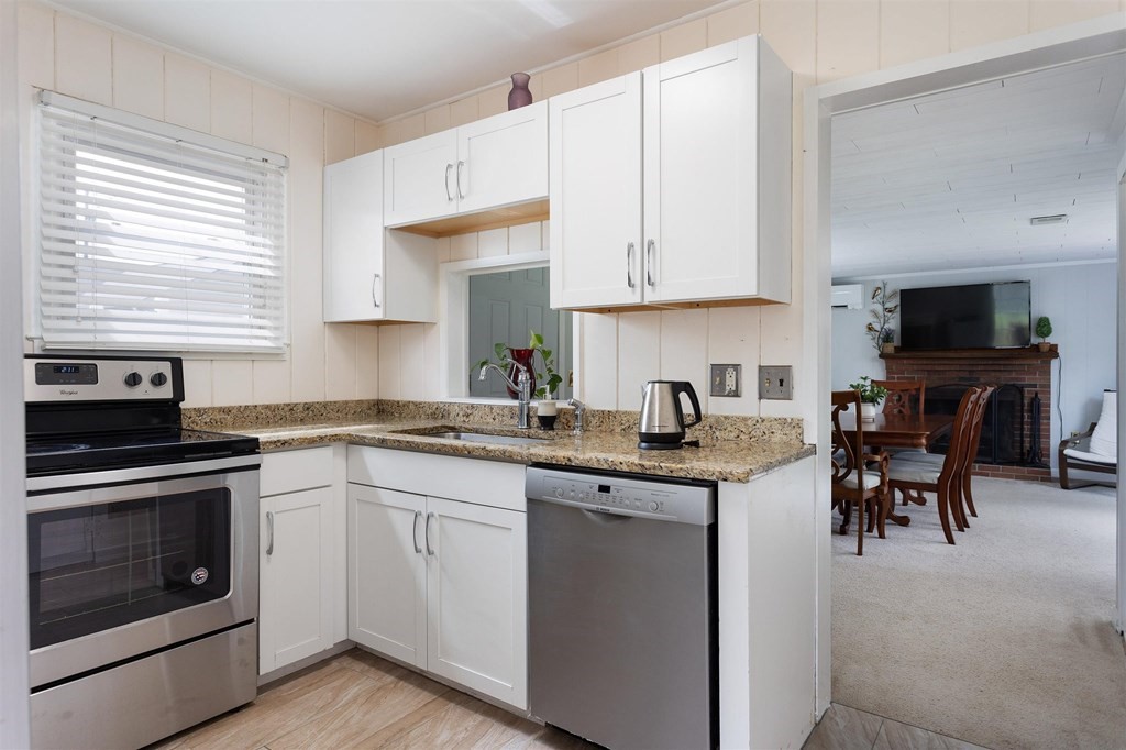 4 Robin Road Westborough, MA 01581 - Photo 7 of 26 Gallery Image 7