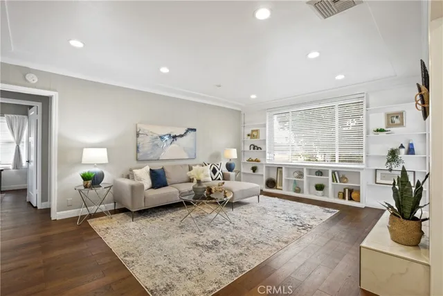 $1,249,900 | 2400 Quincy Avenue, Long Beach, CA 90815