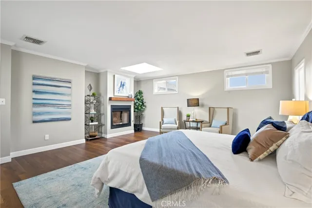 $1,249,900 | 2400 Quincy Avenue, Long Beach, CA 90815