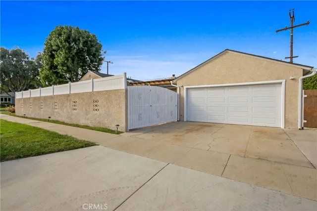 $1,249,900 | 2400 Quincy Avenue, Long Beach, CA 90815