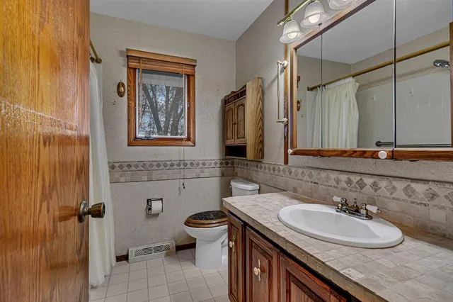 $284,900 | 1720 48th Avenue Northeast, Willmar, MN 56201