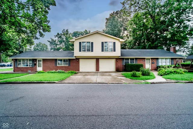 $425,000 | 2701 East 8th Street, Anderson, IN 46012