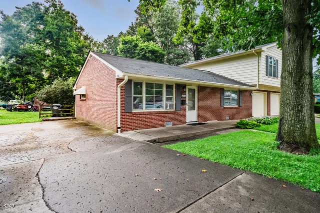 $425,000 | 2701 East 8th Street, Anderson, IN 46012