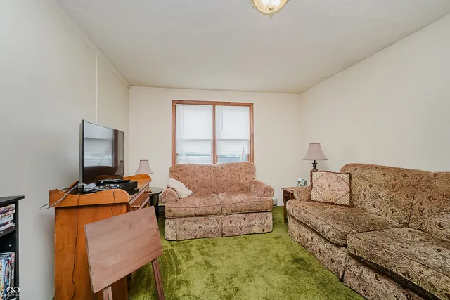 $425,000 | 2701 East 8th Street, Anderson, IN 46012