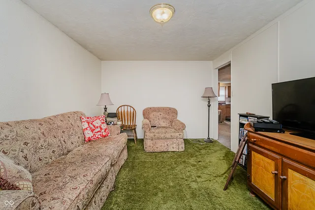 $425,000 | 2701 East 8th Street, Anderson, IN 46012