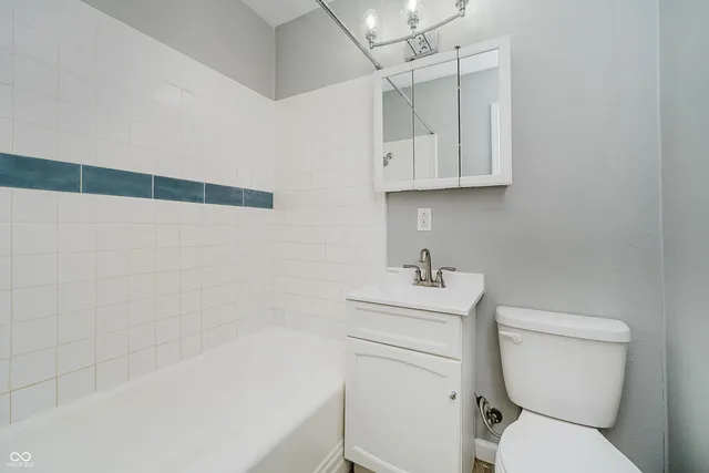 $425,000 | 2701 East 8th Street, Anderson, IN 46012