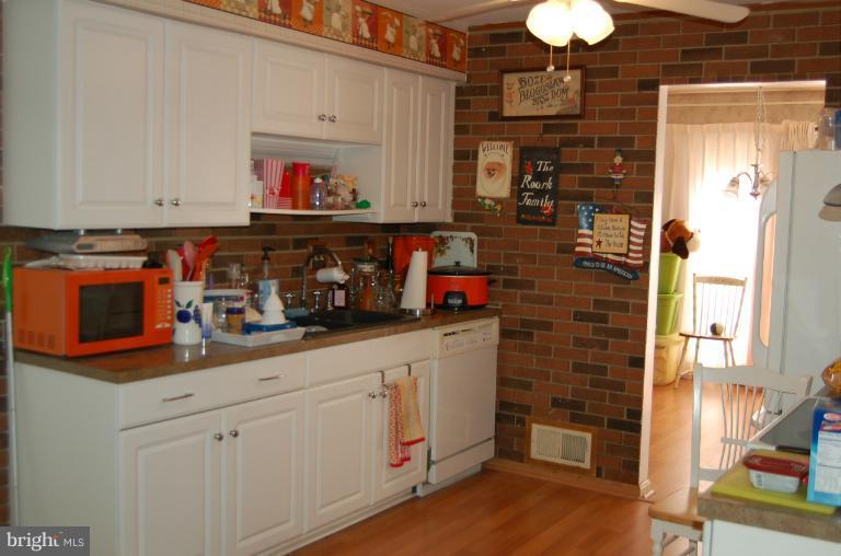 19240 Treadway Road Brookeville, MD 20833 - Photo 12 of 12 Kitchen