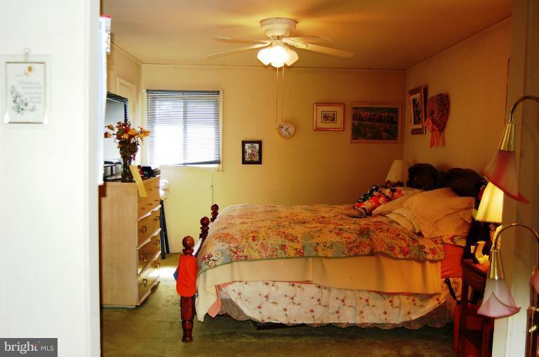 Bedroom (Master)