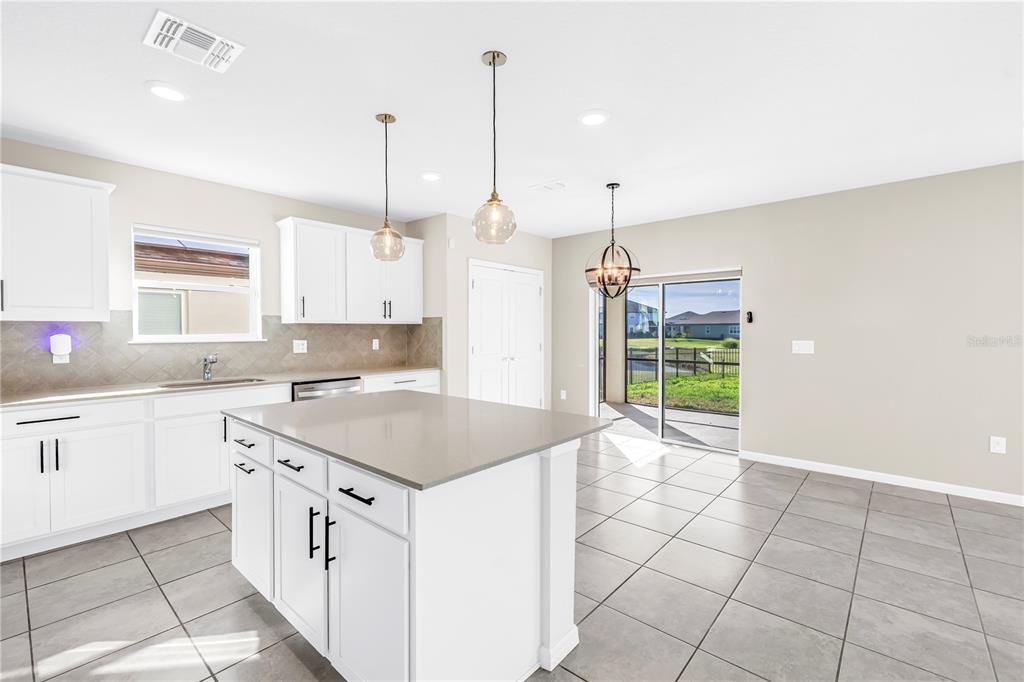 8527 Abalone Loop Palmetto, FL 34221 - Photo 11 of 44