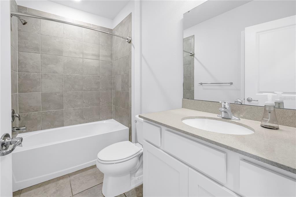 8527 Abalone Loop Palmetto, FL 34221 - Photo 18 of 44