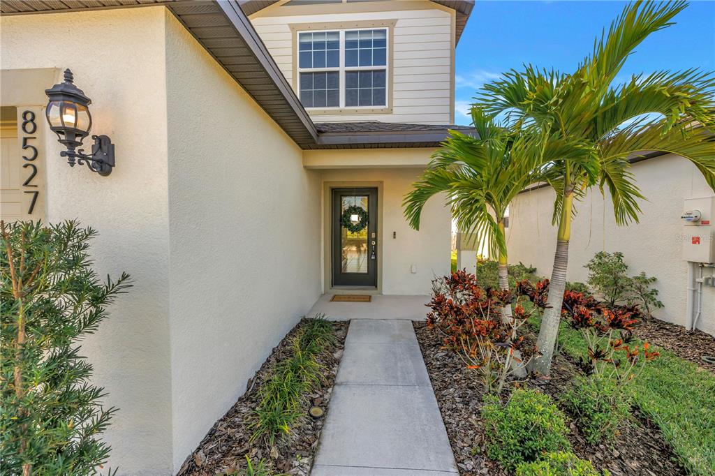 8527 Abalone Loop Palmetto, FL 34221 - Photo 6 of 44