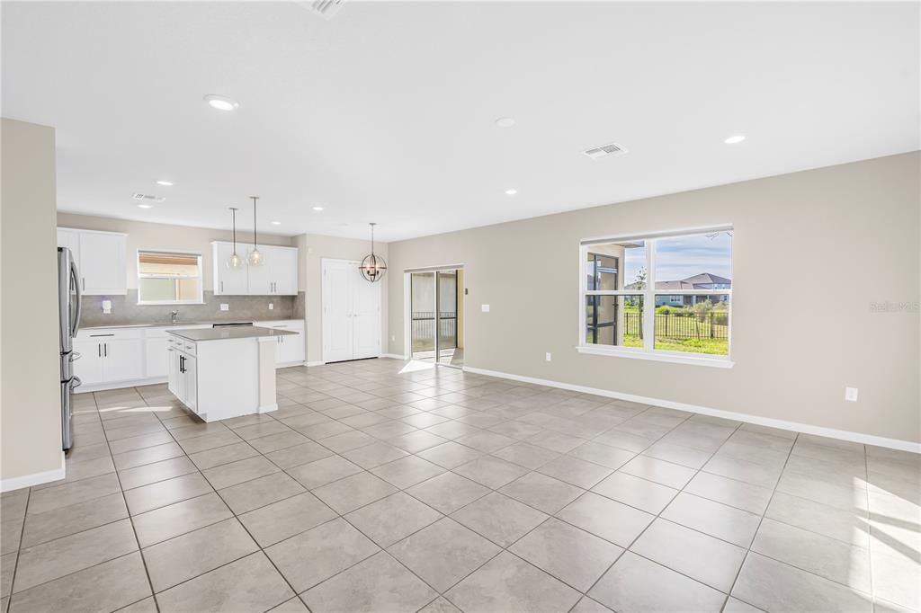 8527 Abalone Loop Palmetto, FL 34221 - Photo 8 of 44