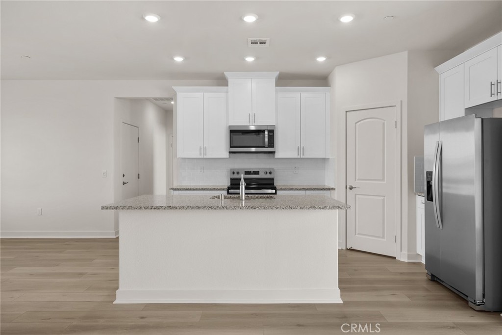 14773 Indigo Street Apple Valley, CA 92307 - Photo 2 of 5