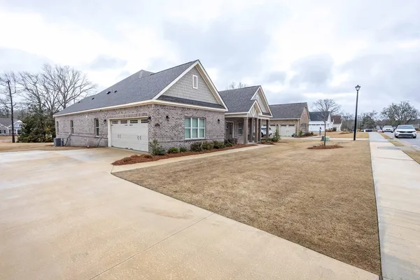 $589,900 | 2812 Rainmaker Run Drive, Auburn, AL 36832