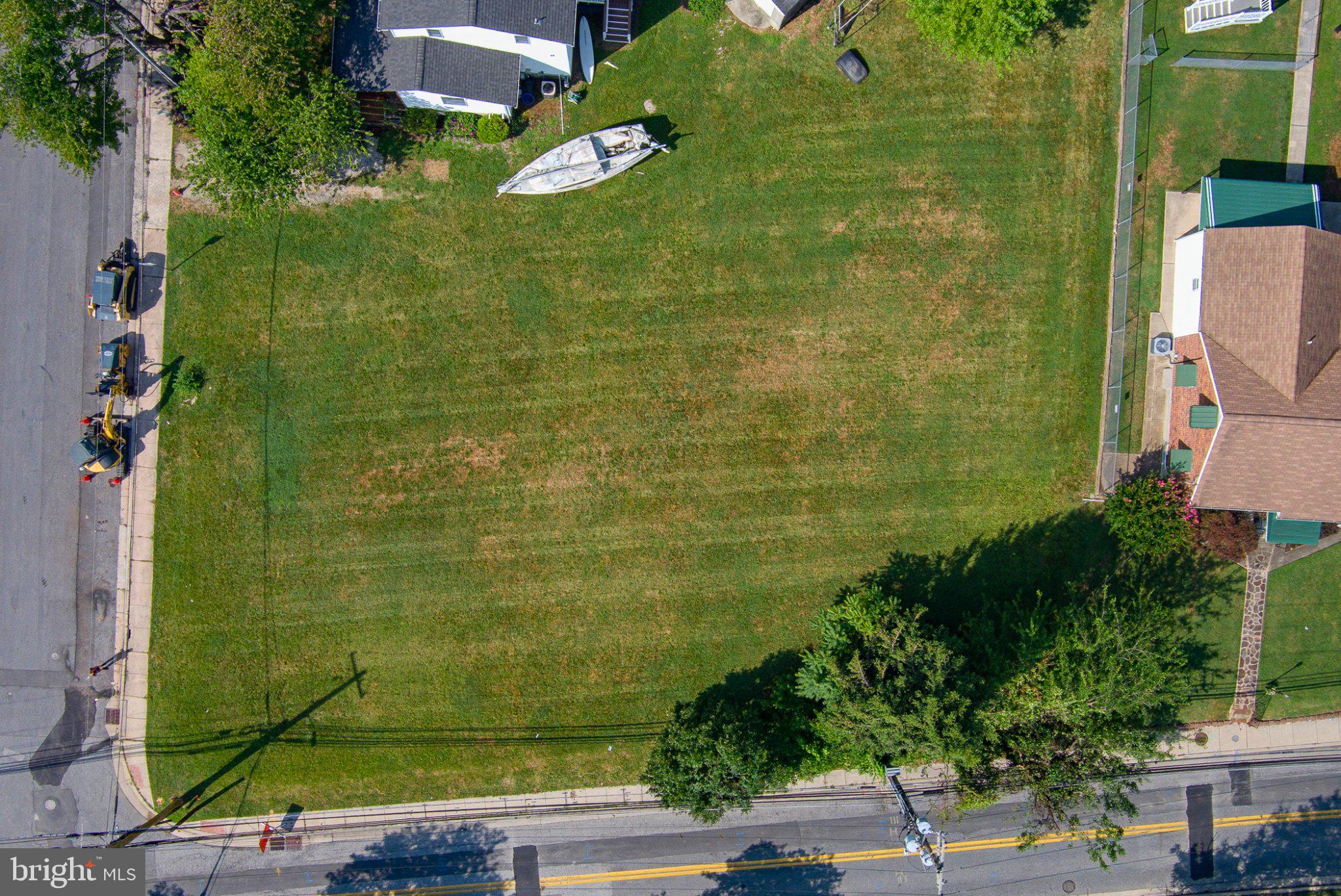 4311 Fullerton Avenue Baltimore, MD 21206 - Photo 4 of 16 Spacious lot with potential awaits!
