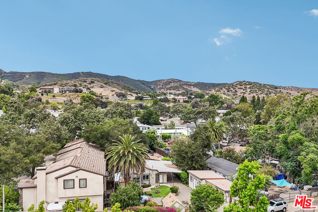 2717 Los Robles Road Thousand Oaks, CA 91362 - Photo 30 of 33