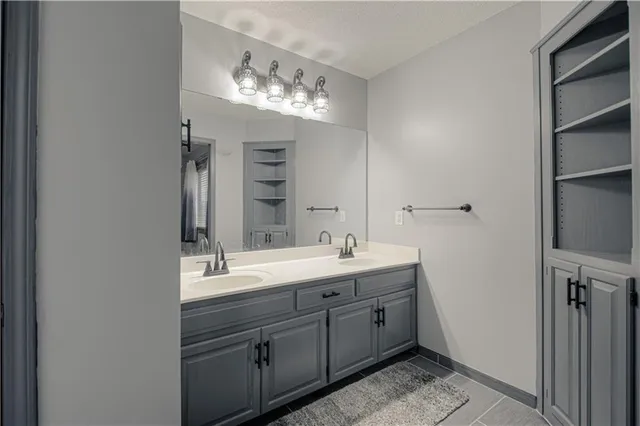 $550,000 | 887 201st Street, Holt, MO 64048