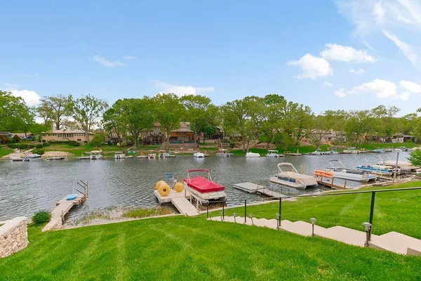 $615,000 | 853 Northwest South Shore Drive, Lake Waukomis, MO 64151