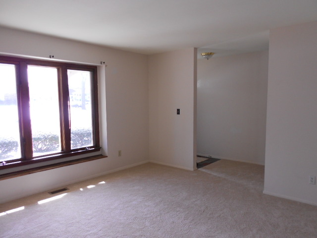 15 Old Post Road Montgomery, IL 60538 - Photo 3 of 14