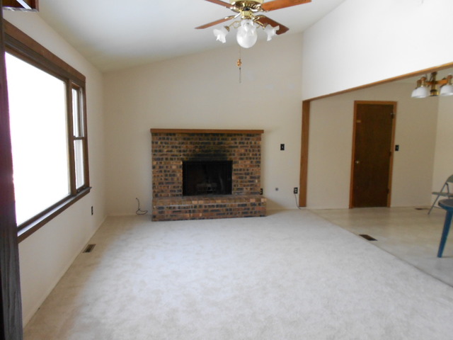 15 Old Post Road Montgomery, IL 60538 - Photo 4 of 14