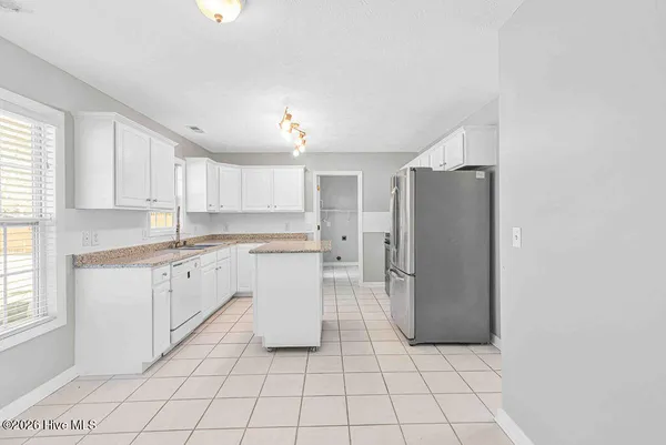 $2,150 | 302 Altavista Loop, Jacksonville, NC 28546