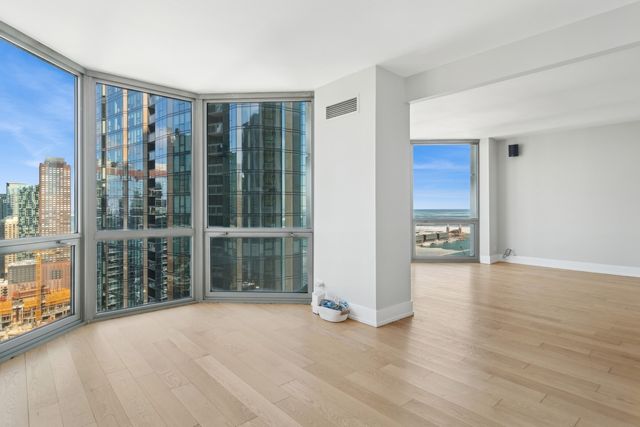 $538,000 | 195 North Harbor Drive, Unit 3808, Chicago, IL 60601