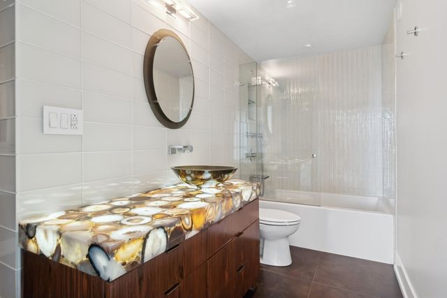 $538,000 | 195 North Harbor Drive, Unit 3808, Chicago, IL 60601