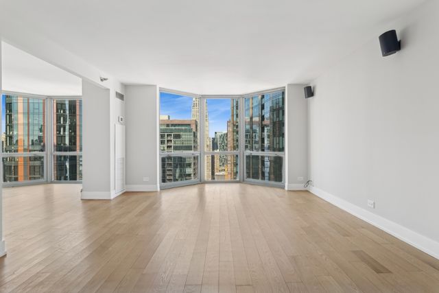 $538,000 | 195 North Harbor Drive, Unit 3808, Chicago, IL 60601