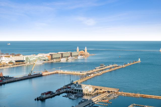 $538,000 | 195 North Harbor Drive, Unit 3808, Chicago, IL 60601