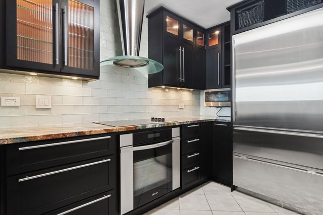 $538,000 | 195 North Harbor Drive, Unit 3808, Chicago, IL 60601