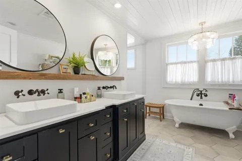 $295,500 | 1305 Kirkman Street, Lake Charles, LA 70601