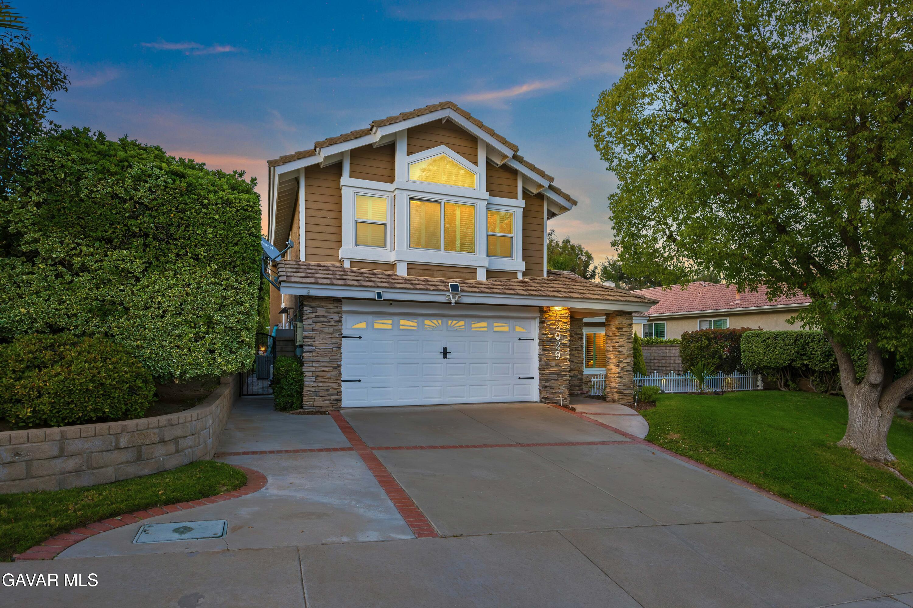 22029 Rodeffer Place Santa Clarita, CA 91350 - Photo 2 of 53 22029 Rodeffer Pl-4