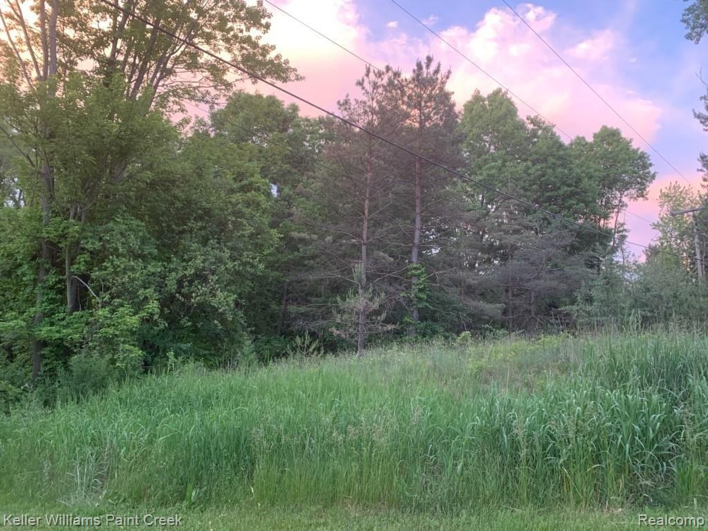 200 Cayuga Road Lake Orion, MI 48362 - Photo 1 of 6