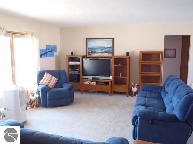 642 West Potter Road Traverse City, MI 49696 - Photo 9 of 24 1739198-8.JPG