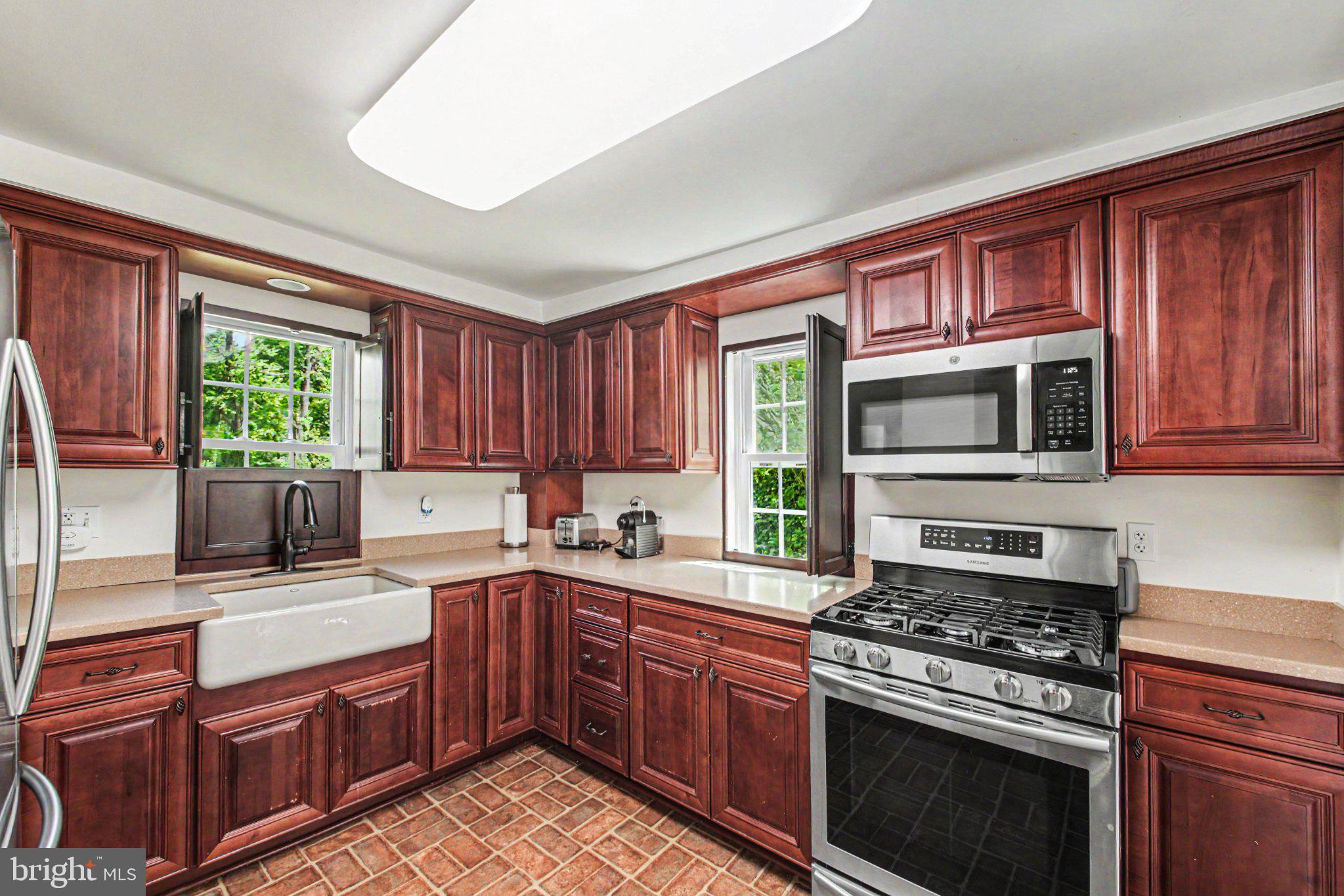 6287 Old Zion Road Warrenton, VA 20187 - Photo 6 of 69 Warm wood tones in a cozy kitchen.