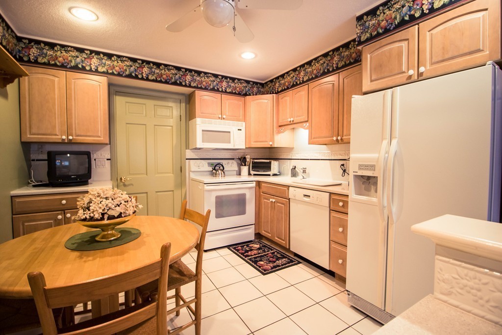55 Country Club Road, Unit 55 Peabody, MA 01960 - Photo 8 of 22 Gallery Image 8