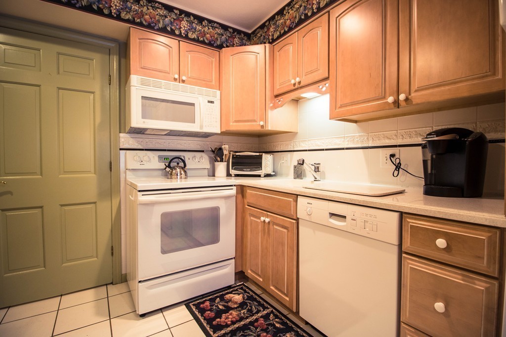 55 Country Club Road, Unit 55 Peabody, MA 01960 - Photo 10 of 22 Gallery Image 10