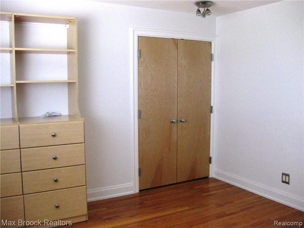 4113 Telegraph Road, Unit 122 Bloomfield Hills, MI 48302 - Photo 23 of 51 2nd Bedroom