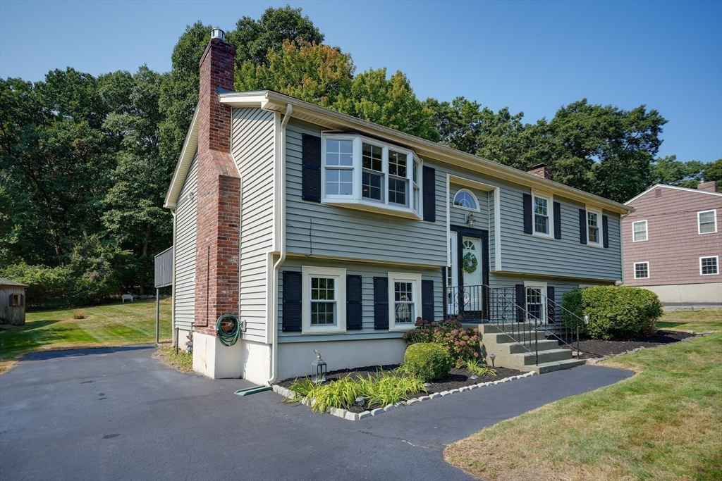 10 Town Line Road Burlington, MA 01803 - Photo 3 of 33 Gallery Image 3