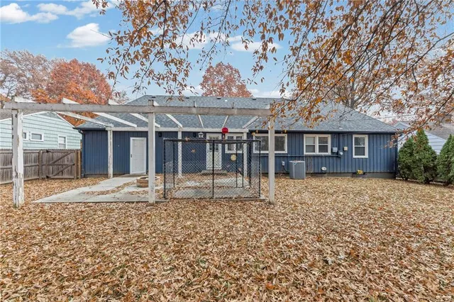 $425,000 | 8428 Beverly Drive, Overland Park, KS 66207