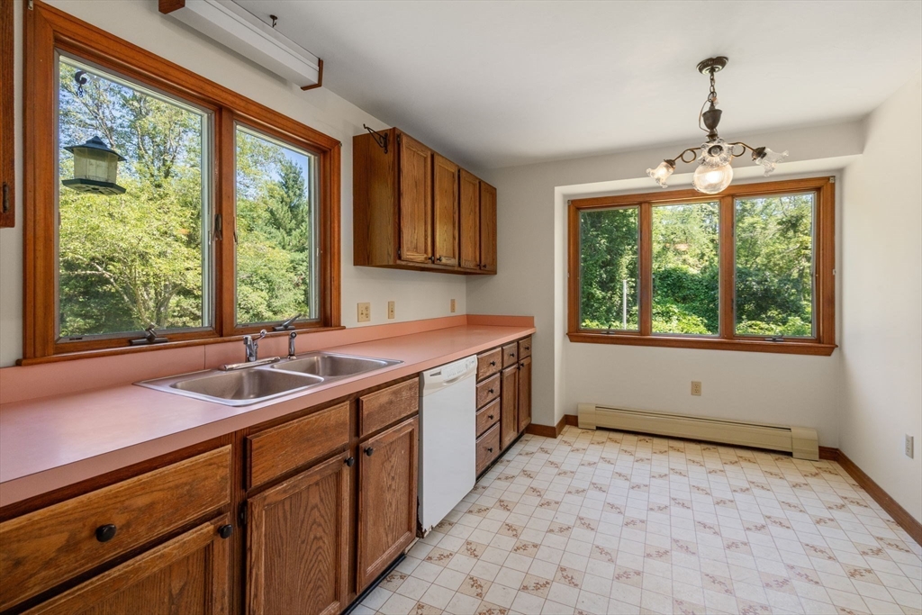 32 Acushnet Road Mattapoisett, MA 02739 - Photo 13 of 40 Gallery Image 13