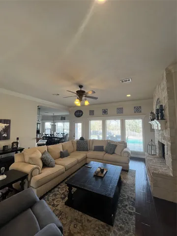 $465,000 | 2922 Twisted Oak Drive, Brenham, TX 77833