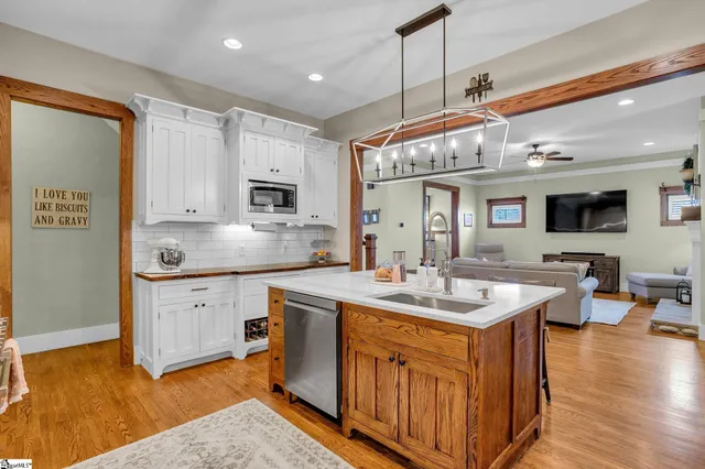 $660,000 | 16 Verona Circle, Simpsonville, SC 29681