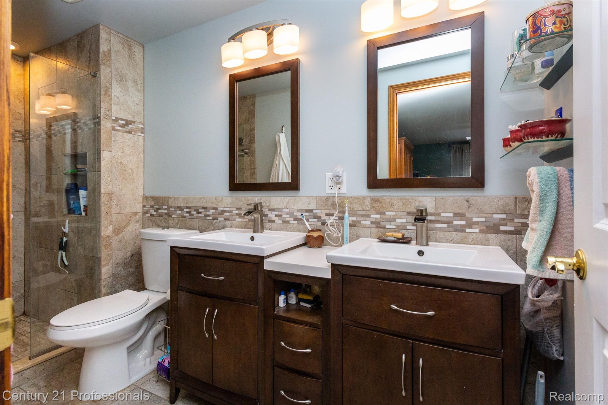573 Lockmoore Court Rochester, MI 48307 - Photo 21 of 59 Gallery Image 21