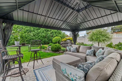 $975,000 | 10 Peter Road, Hicksville, NY 11801