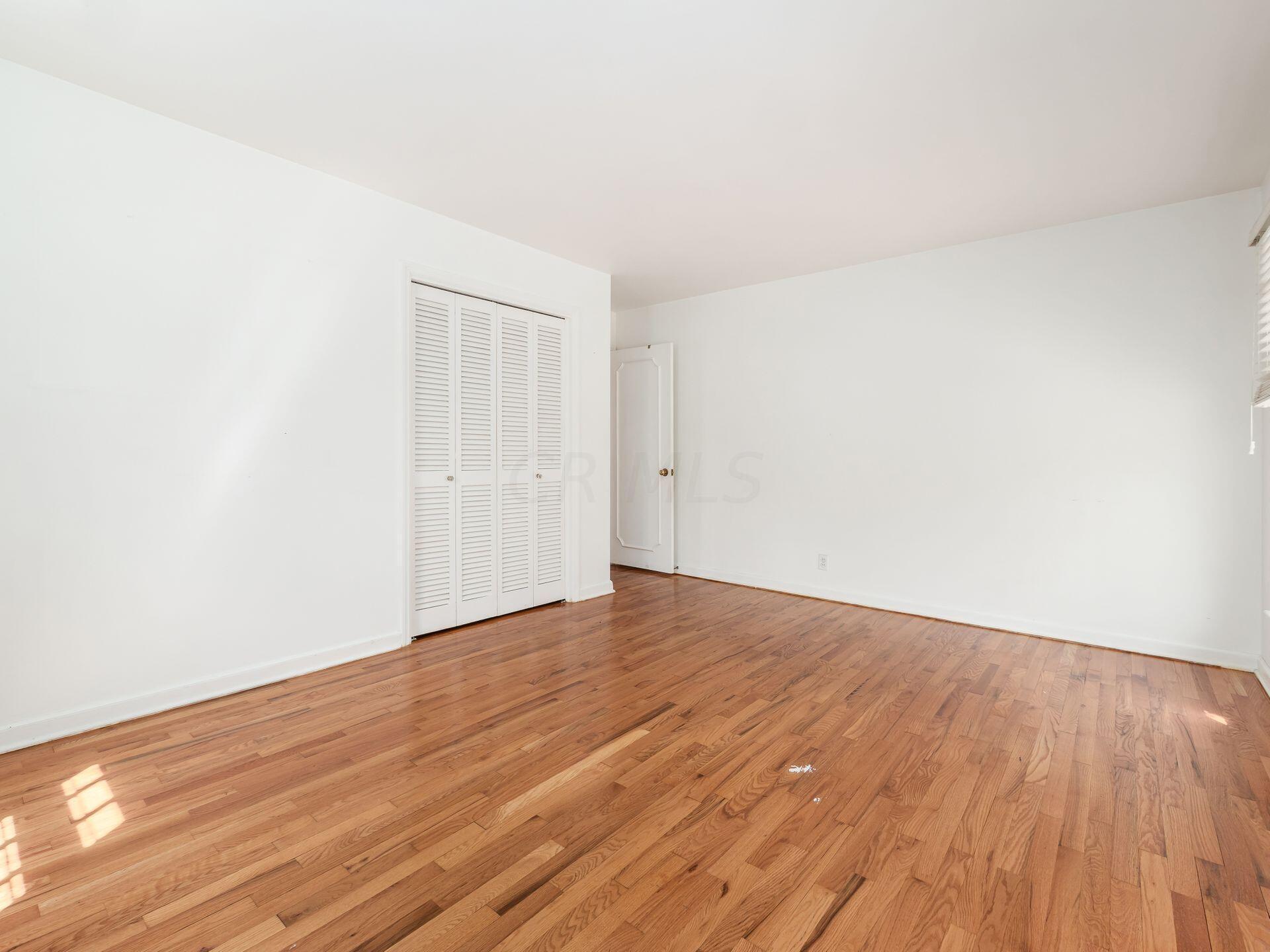 1631 Roxbury Road, Unit E1 Marble Cliff, OH 43212 - Photo 26 of 36 Closet