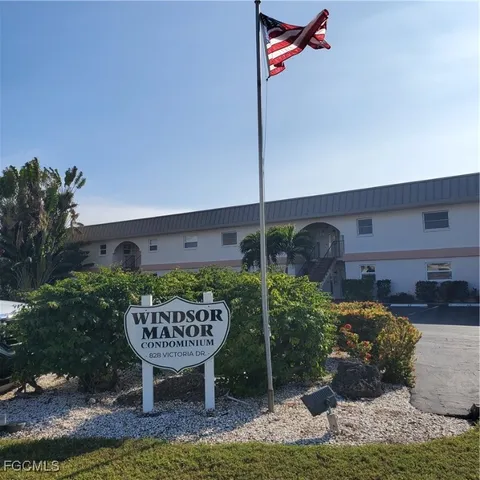 $1,600 | 828 Victoria Drive, Unit B14, Cape Coral, FL 33904