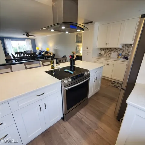 $1,600 | 828 Victoria Drive, Unit B14, Cape Coral, FL 33904