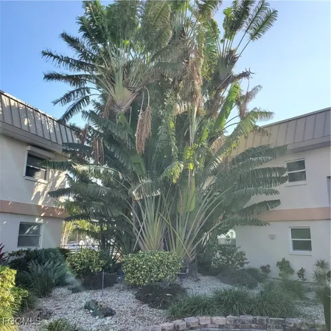 $1,600 | 828 Victoria Drive, Unit B14, Cape Coral, FL 33904
